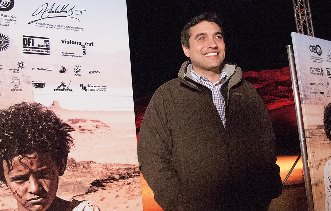 Naji Abu Nowar en la proyección de <em>Theeb</em> en Wadi Rum.