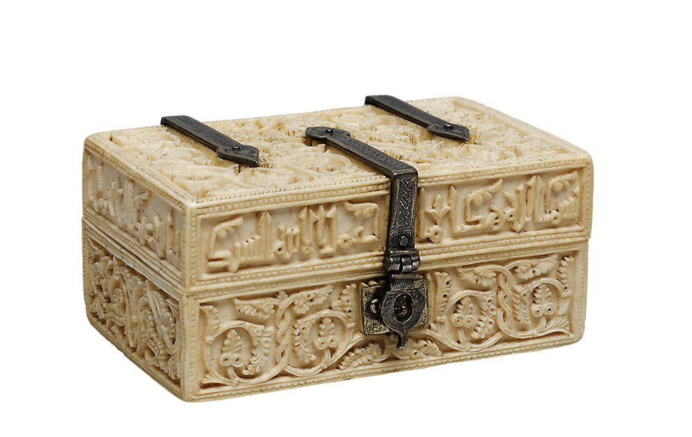 <p>This ivory casket, shown here about 2/3 life-sized, was carved in about 961 <span class="smallcaps">ce</span> near Córdoba for the daughter of Abd al-Rahman <span class="smallcaps">iii</span>.</p>
