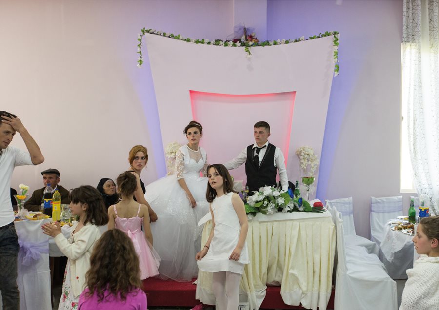 <p>This wedding reception took place in the village of Dardhë.</p>
