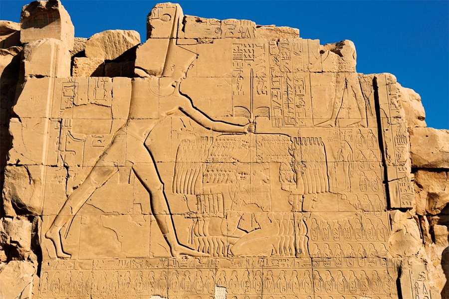 <p>Bereft of resources, it was Arwad’s strategic position along the Levantine coast that made it attractive to the powerful. In Karnak, Egypt, on the seventh pylon at the Temple of Amun-Ra, hieroglyphics from the early 15th century <span class="smallcaps">bce</span> chronicle Pharaoh Thutmose <span class="smallcaps">iii</span>’s victories during his fifth campaign against the northern Syrian city-states, which included the island of Arwad.</p>
