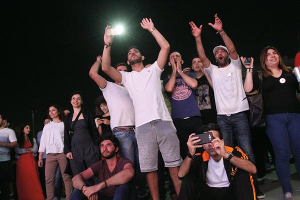 <p>At a free concert in Beirut’s Karantina neighborhood, Hamdan and Egyptian singer Maryam Saleh keep fans on their feet.</p>