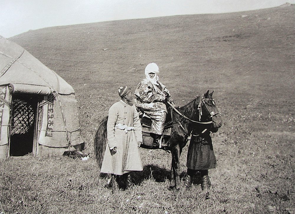 <p>One of the only photographs of Kurmanjan Datka was made by Finnish Colonel Carl Gustaf Mannerheim in 1906, when she was about 95.</p>