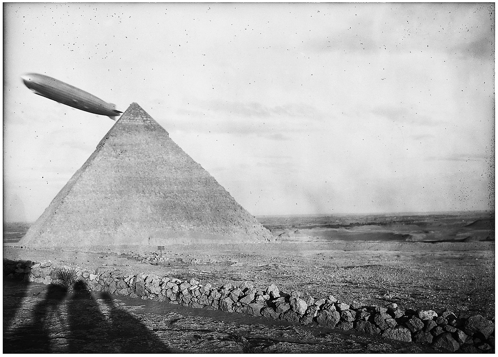 When the world’s largest airship of its time overflew the Giza Pyramid
Complex on April 11, 1931, Mohammedani Ibrahim, whose camerawork in his
later years reached beyond archeology, was there to record the historic moment.
Photo by Mohammedani Ibrahim / Museum of Fine Arts, Boston. 