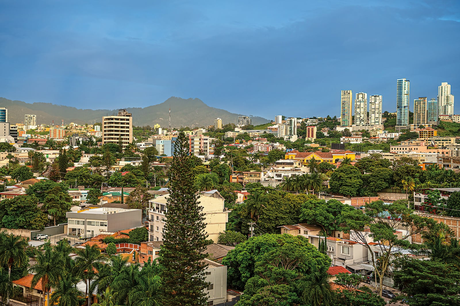 Kafati used the capital of Tegucigalpa, Honduras, as the backdrop for his films. His 1964 short Mi Amigo Ángel, for example, opens with the first-ever aerial shot of the city. Many of its landmarks and severe poverty highlighted in the film still exist today. 