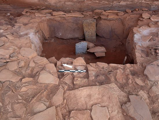 The photo, lower, shows the chamber found in the mustatil shown at the top of this story.