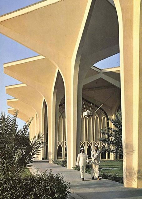 In 1979 innovations in medical care at the King Faisal Specialist Hospital were reflected in a story about its architecture.